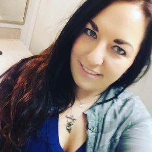 Meet your Posher, Joelle